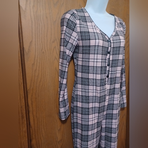 FASHION NOVA small plaid pj onesie - Picture 7 of 9